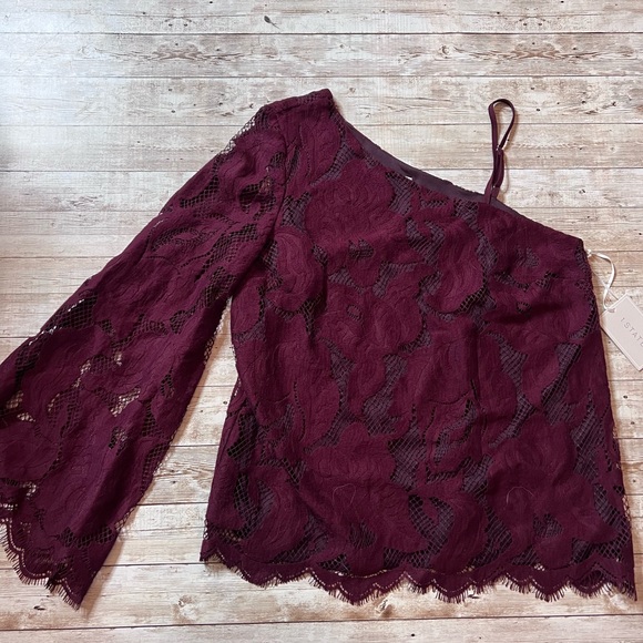 💚1.State NWT off shoulder top - Picture 1 of 9